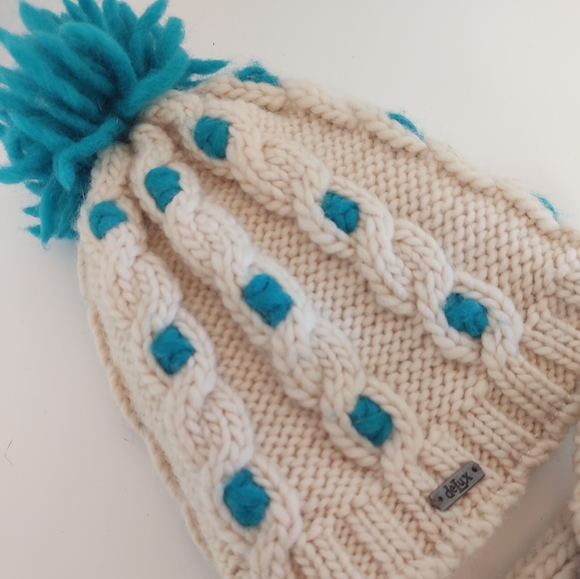 KNITWITS Originals by deLUX | Handmade Winter Pomp Hat Toque + Matching Mittens - Picture 9 of 12